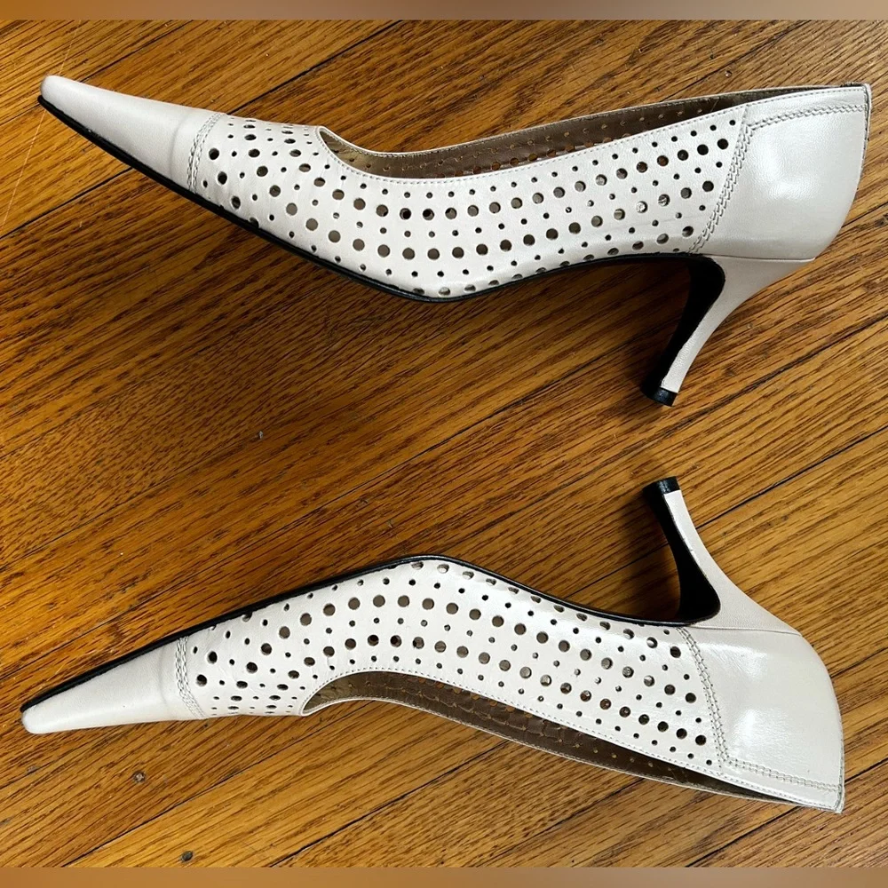 Stuart Weitzman Cream Heels Size 8.5 Narrow EUC - Picture 6 of 7